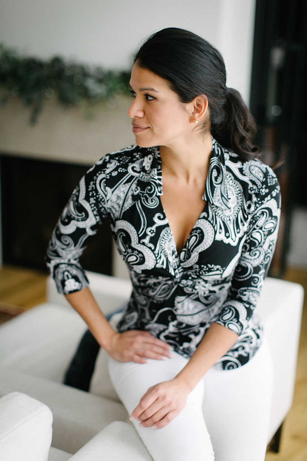 KOKOON Splendid Twist Blouse Black Swirl Sitting